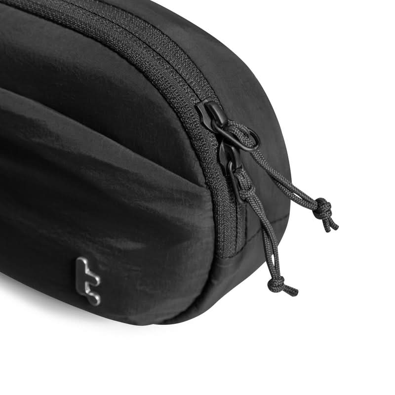 TOMTOC SLINGBEAN-T32 BELT BAG 1.5L-BLACK