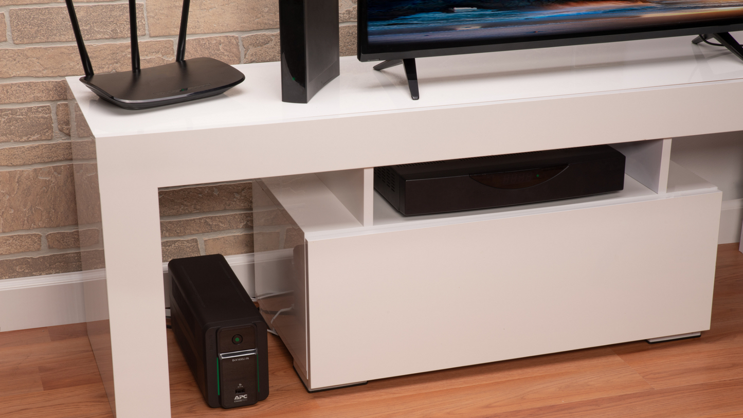 APC EASY UPS BVX1600LI-IN 1600VA/900W | 230V | 5 INDIA 3-PIN 6A OUTLETS | VISUAL LED AND AUDIBLE ALARMS | USER REPLACABLE BATTERY | 2 YEARS WARRANTY ON UPS & 1 YEAR WARRANTY ON BATTERY | AN IDEAL POWER BACKUP & PROTECTION FOR HOME OFFICE