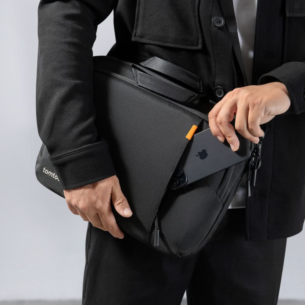 DEFENDER-A30 LAPTOP SHOULDER BAG BLACK-15.6 INCH