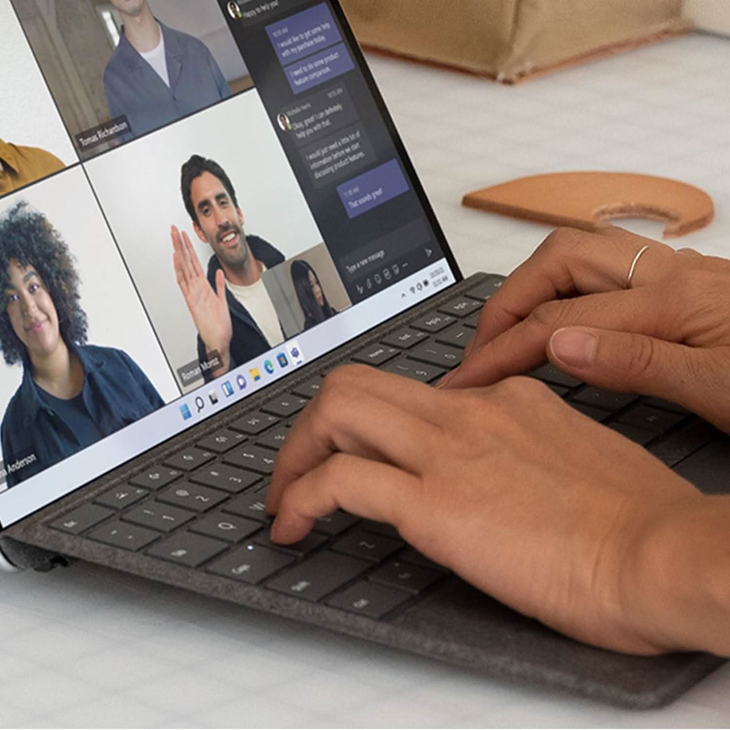 Microsoft Surface Pro 11 Keyboard with Slim Pen Platinum - EP2-01831