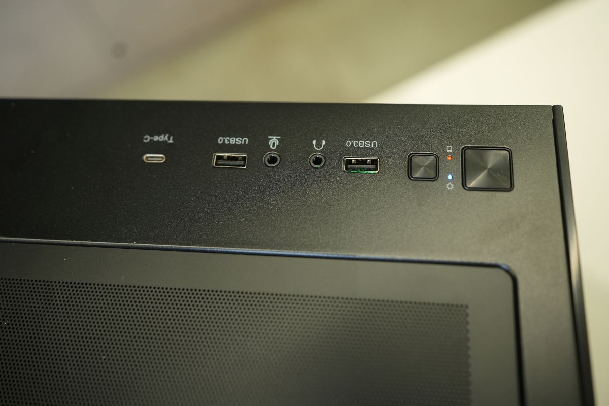 ShadowCore X7 Ryzen 7 9700X RTX 5060 Ti 16GB Gaming PC